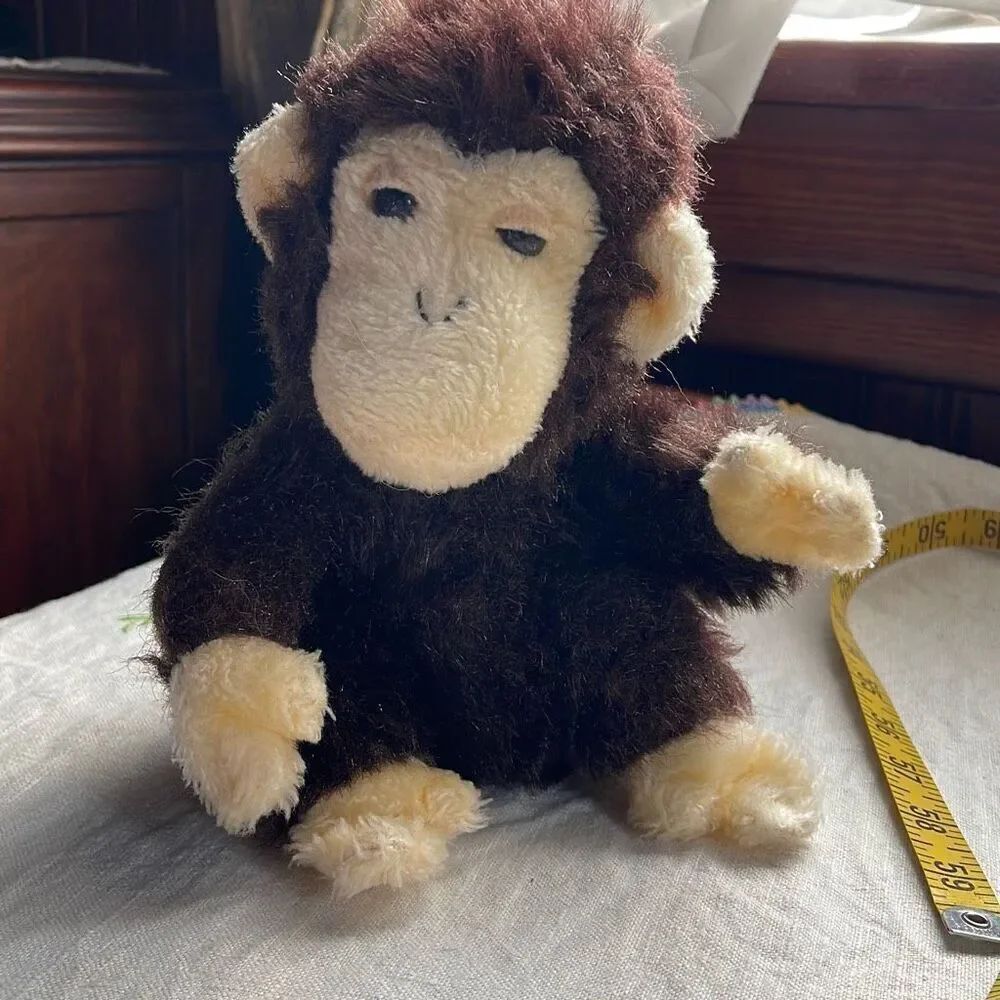 Dakin 1981 Plush droopy eyed monkey.